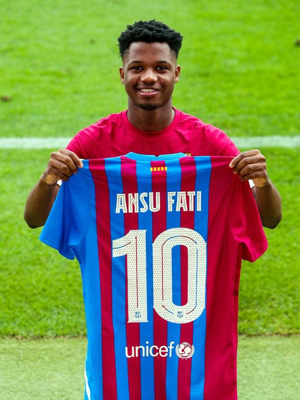 Ansu Fati herda camisa 10 de Lionel Messi em nova numeração do Barcelona