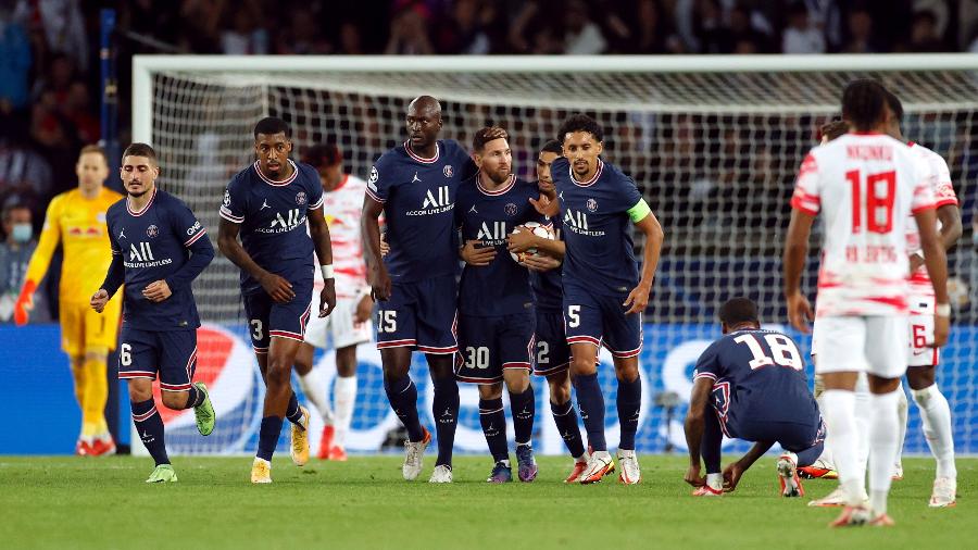 Messi marca o segundo e o terceiro gol do Paris Saint-Germain contra o RB Leipzig - REUTERS