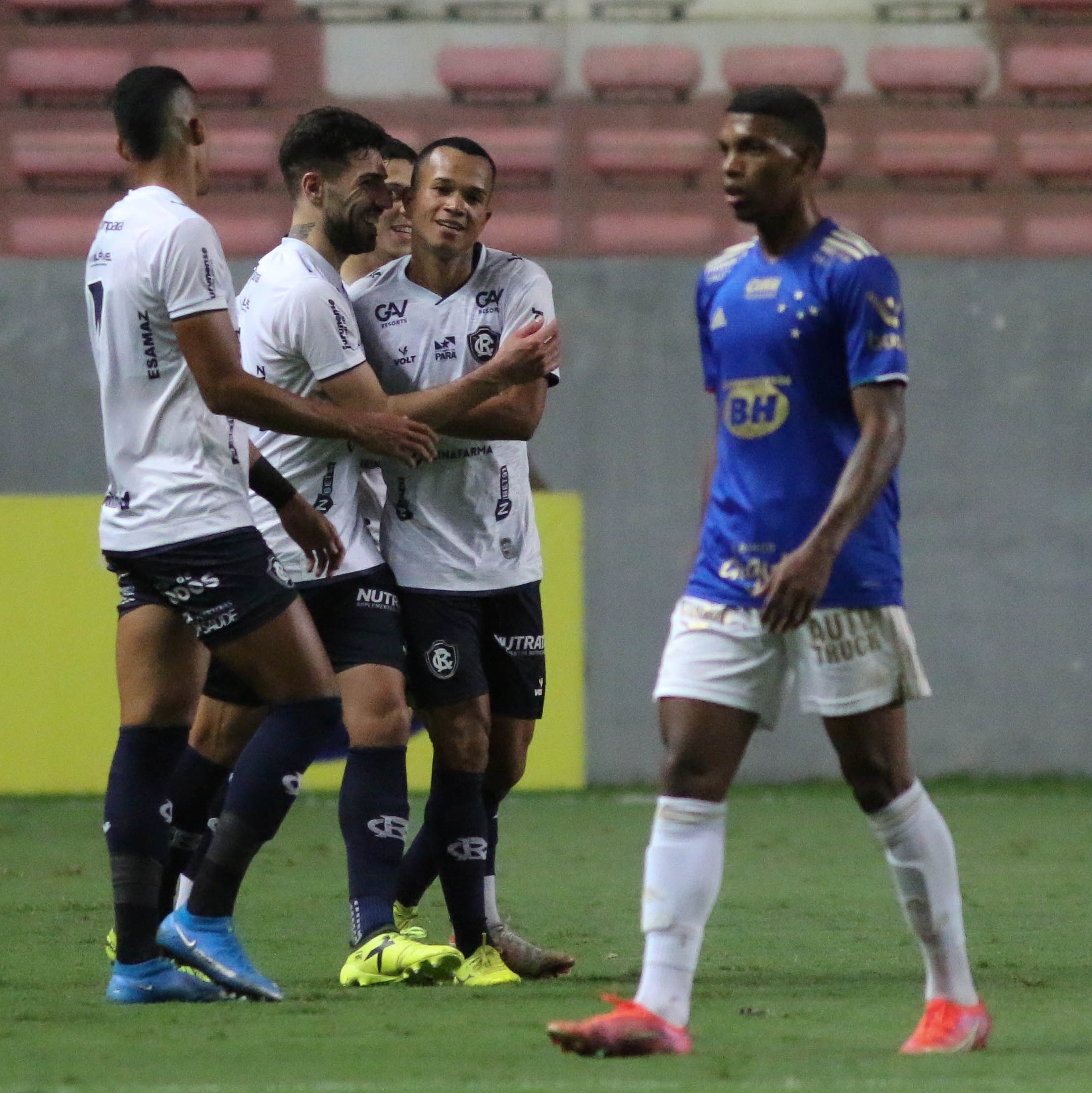 Vila Nova e Remo ficam no empate sem gols no primeiro jogo da