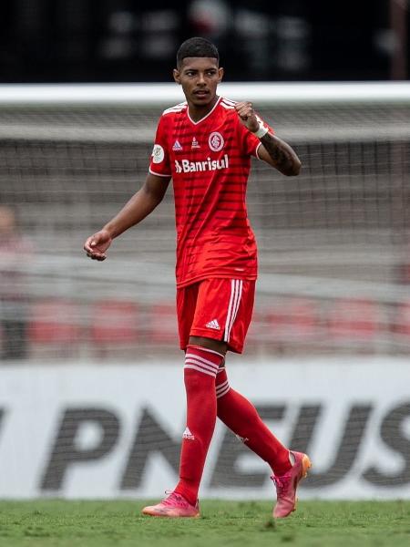 Matheus Dias, volante do Inter, subiu para o elenco principal do time gaúcho - Divulgação/CBF