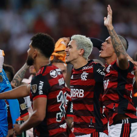 Jogadores do Flamengo fazem festa após vitória contra o Vélez e classificação para a final da Libertadores -  Buda Mendes/Getty Images