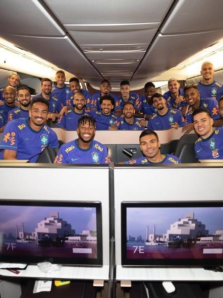 Jogadores da seleção brasileira no voo para a Copa do Mundo no Qatar - Reprodução