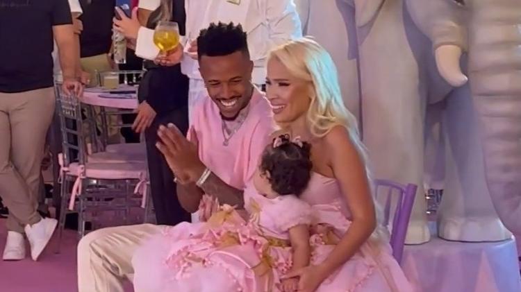 Eder Militão e Karoline Lima no aniversário de um ano de Cecília, filha do ex-casal