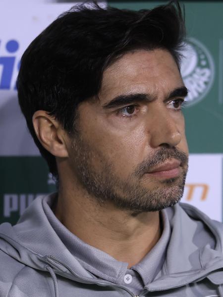 Abel Ferreira, técnico do Palmeiras, durante jogo contra o Atlético-GO, pelo Brasileirão