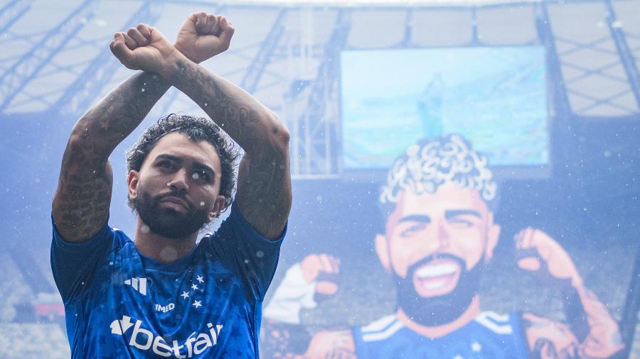 Gabigol, atacante do Cruzeiro, em apresentação no Mineirão