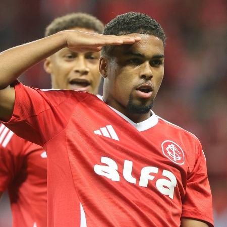 Gustavo Prado comemora gol marcado pelo Internacional contra o Maracanã na Copa do Brasil. Gustavo Prado comemora gol marcado pelo Internacional contra o Maracanã na Copa do Brasil.