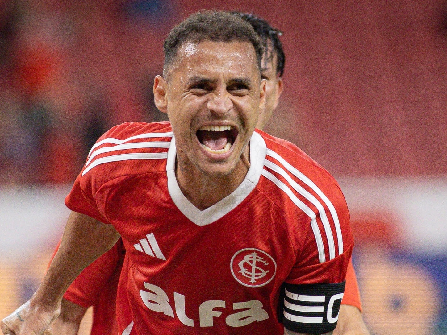 Inter volta a vencer após quatro jogos e afunda Fortaleza no Z4