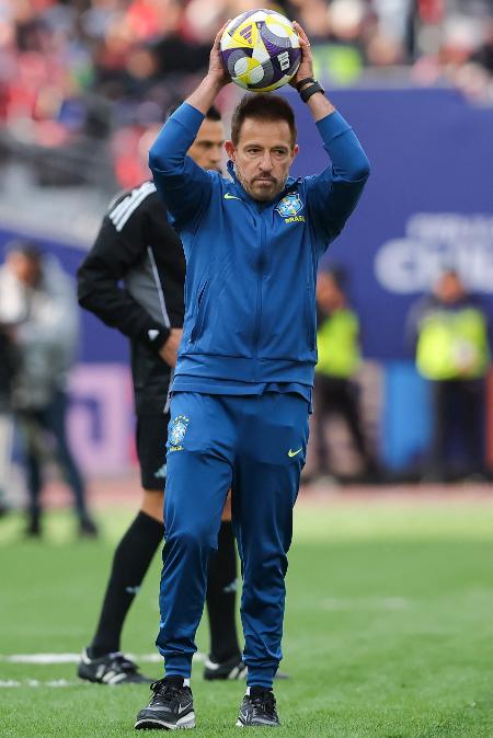 Ramon Menezes, técnico do Brasil, durante jogo contra a Espanha pelo Mundial sub-20