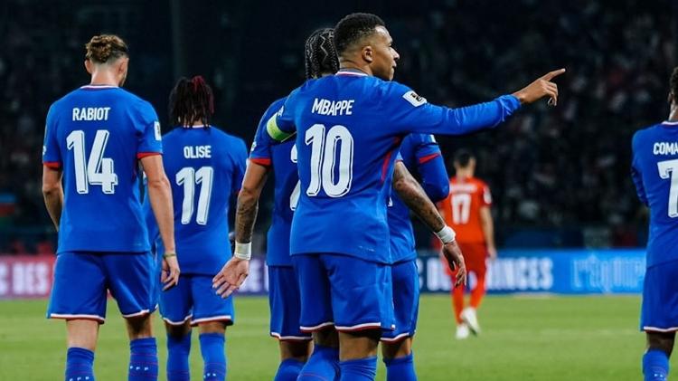 Mbappé celebra gol contra o Azerbaijão, pelas Eliminatórias Europeias para a Copa Mbappé celebra gol contra o Azerbaijão, pelas Eliminatórias Europeias para a Copa