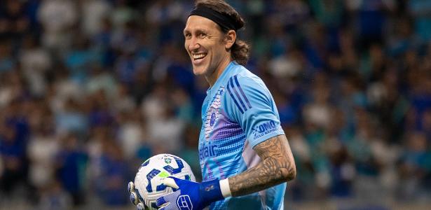 Cássio lamenta empate, mas celebra Cruzeiro em 3º lugar no Brasileirão.