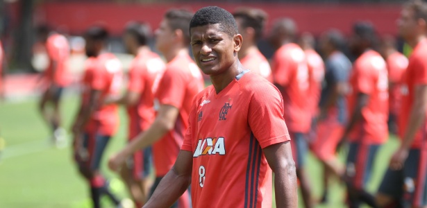 Márcio Araújo é o alvo da torcida do Flamengo por conta da renovação de contrato - Gilvan de Souza/Flamengo
