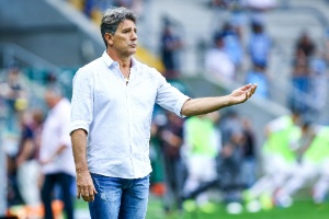 Renato vibra com vitória do Grêmio no fim: Vamos levar de exemplo