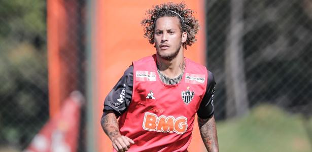 Mercado da bola: Flamengo adota cautela antes de oferta ao Galo e