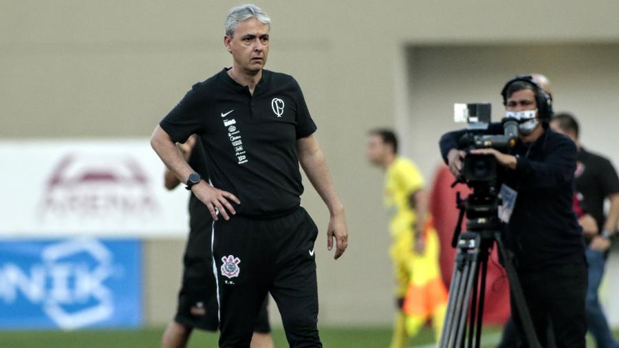 Tiago Nunes, técnico do Corinthians, durante partida contra o Oeste - Rodrigo Coca