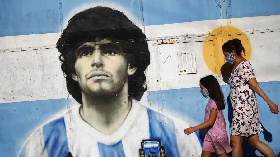 Grafite em Buenos Aires homenageia o ídolo Diego Maradona - Getty Images