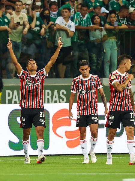 Jogadores do São Paulo comemoram gol contra o Palmeiras em partida no Allianz Parque - Marcello Zambrana/AGIF