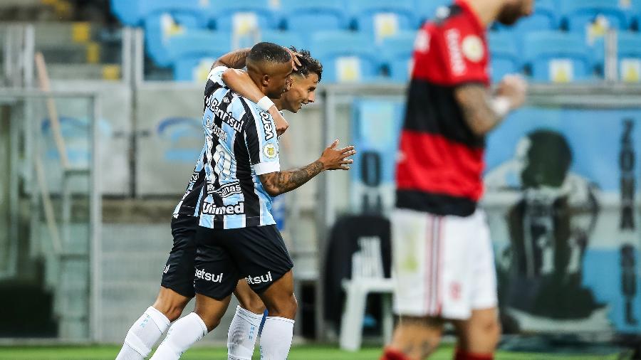 Ferreira comemora gol do Grêmio contra o Flamengo - Pedro H. Tesch/AGIF
