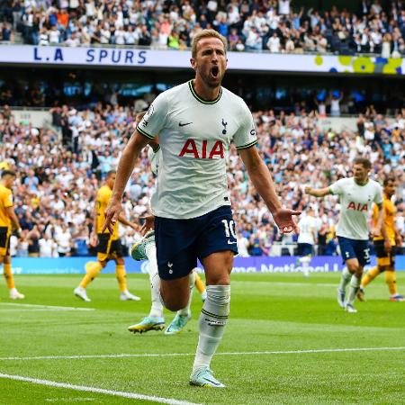 Harry Kane comemora gol do Tottenham contra o Wolverhampton - Craig Mercer/MB Media/Getty Images