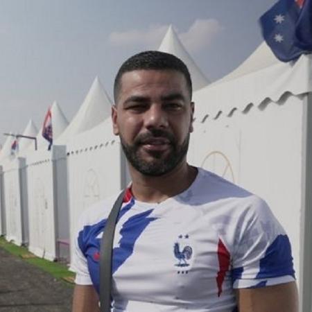 Torcedor francês, Djamal criticou as acomodações da Qetaifan Island Fan Village - Divulgação/BBC