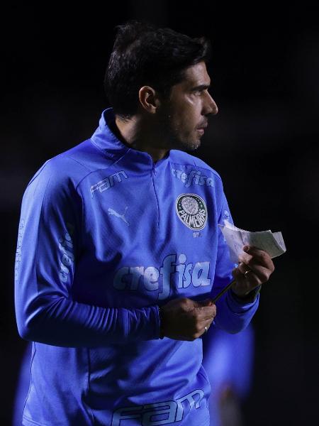 Abel Ferreira, técnico do Palmeiras, no jogo contra o Cerro Porteño, pela Libertadores - Ettore Chiereguini/AGIF