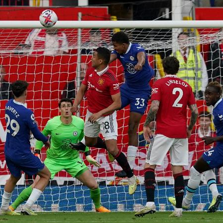 Casemiro marca e United vence o Chelsea pelo Campeonato Inglês - Martin Rickett - PA Images/PA Images via Getty Images