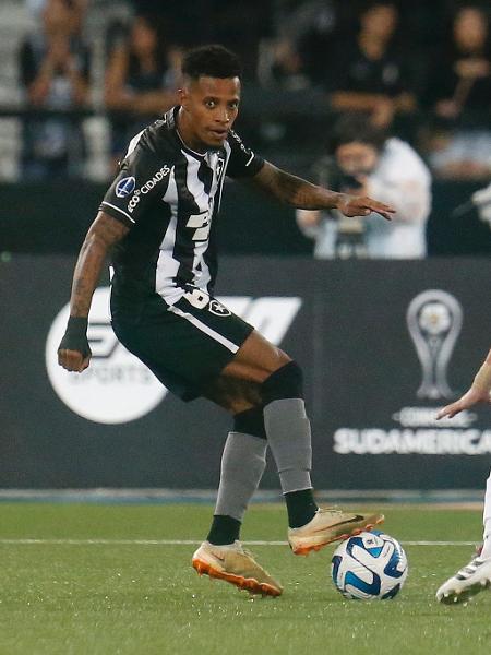 Tchê Tchê, do Botafogo, em ação contra o Magallanes, pela Copa Sul-Americana - Vitor Silva / Botafogo