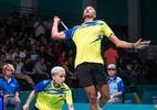 Golias e miniatura: dupla medalhista do badminton chama atenção pela altura