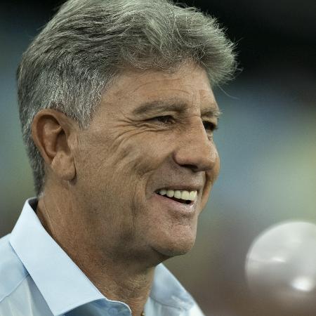 Renato Gaúcho baixa pedida e fica perto de renovar contrato com o Grêmio