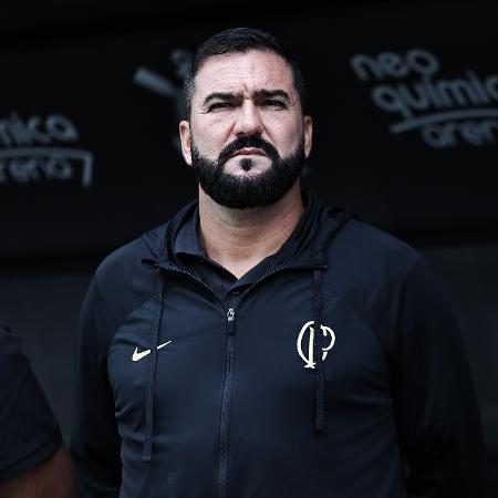 Danilo foi demitido do cargo de técnico do sub-20 do Corinthians na última semana