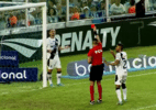Árbitro esquece de expulsar jogador durante jogo entre Paysandu e Ponte