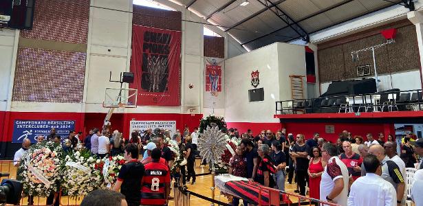 Despedida de Adílio reúne Zico, ex-jogadores e torcedores no Flamengo