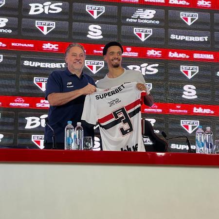 Jamal Lewis é apresentado pelo São Paulo - André Martins/UOL