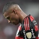 De la Cruz tem entorse no joelho e vira novo desfalque no Flamengo