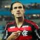 Pedro exalta coletivo do Flamengo e evolução após lesão: 'Cada vez melhor'