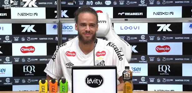 Lucas Musetti: Santos deve rescindir com argelino que jogou 20 minutos e custa milhões