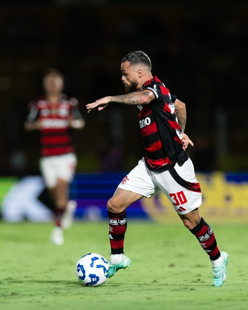Michael, do Flamengo, em ação contra o Mirassol, pelo Campeonato Brasileiro - undefined