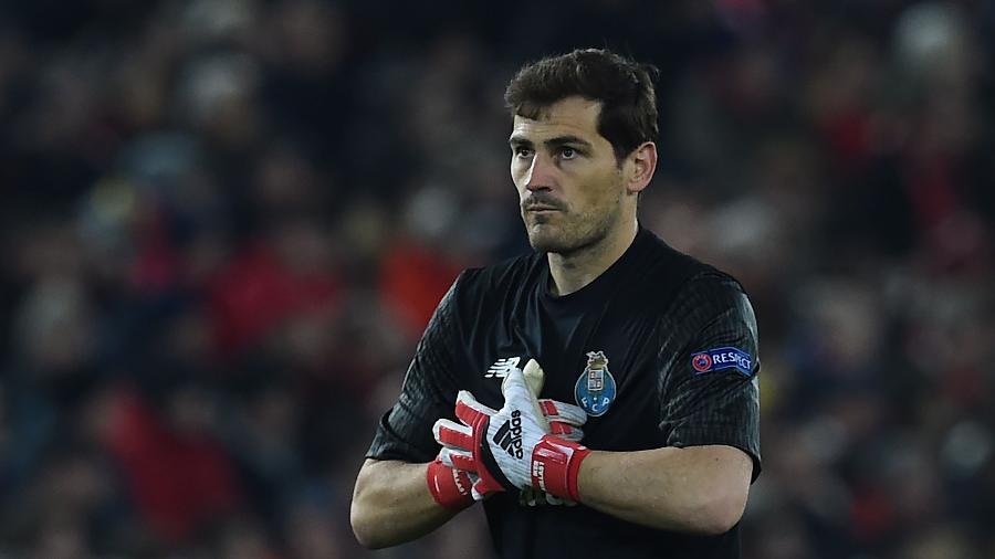 Casillas durante o jogo entre Liverpool e Porto - Paul Ellis/AFP