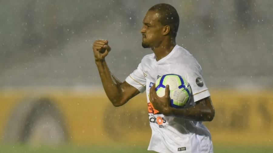 Luiz Felipe comemora gol pelo Santos - Ivan Storti/Santos FC