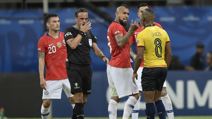 Seleção do Equador foi derrotada por 2 a 1 pelo Chile na segunda rodada da Copa América - Juan Mabromata/AFP
