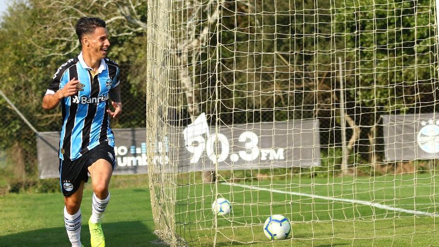 O atacante Ferreira é alvo de sondagens de vários clubes e renovou com Grêmio - Rodrigo Fatturi/Grêmio