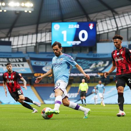 Bernardo Silva, do Manchester City, em lance durante partida contra Bournemouth, no Campeonato Inglês - Victoria Haydn/Manchester City FC via Getty Images