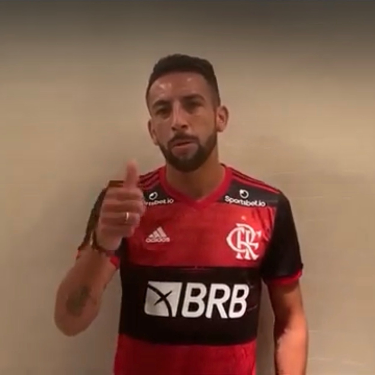 Flamengo anuncia a contratação de Maurício Isla FlaResenha