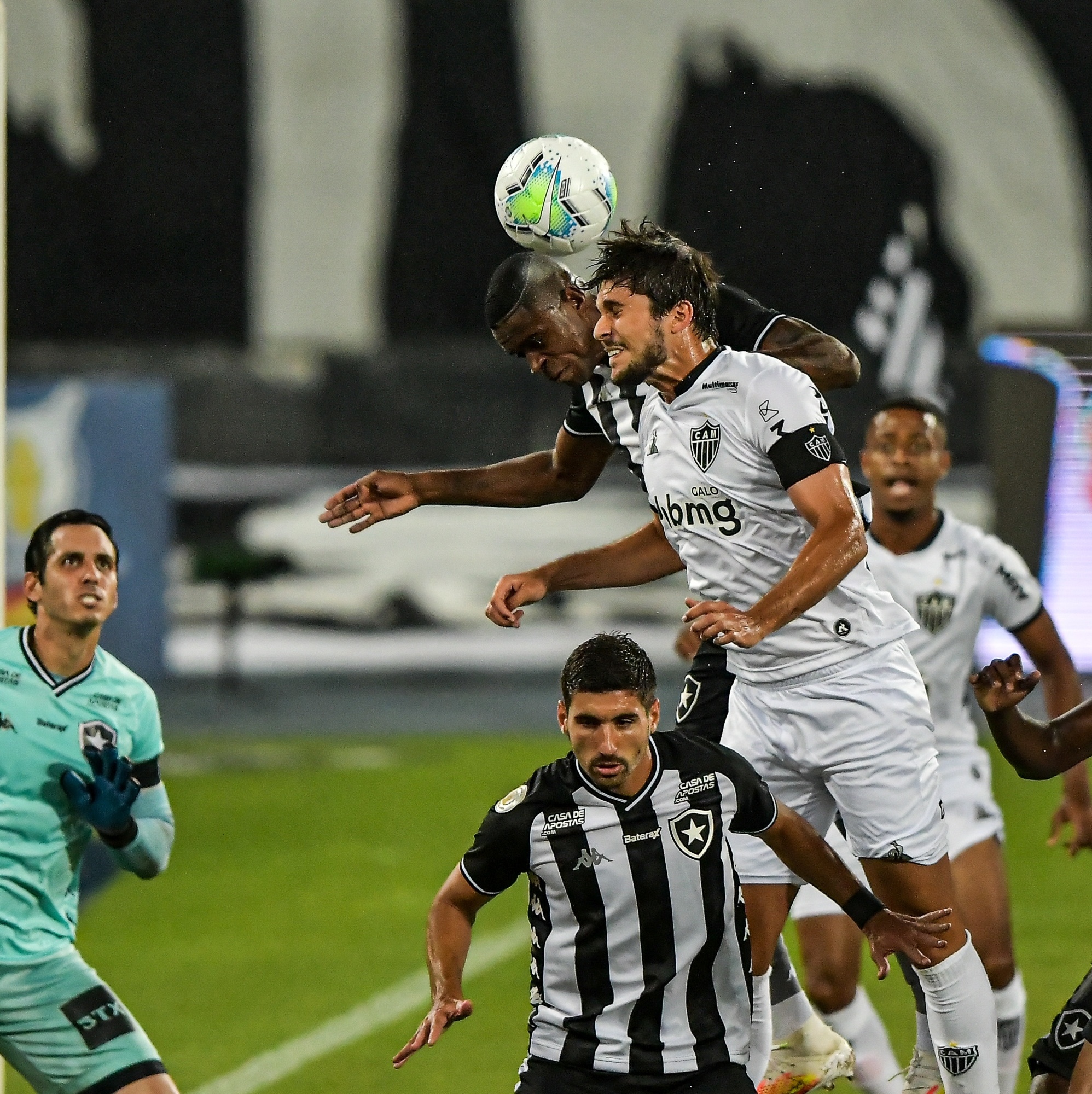 Titular absoluto, goleiro Everson completará 50 jogos pelo Galo hoje