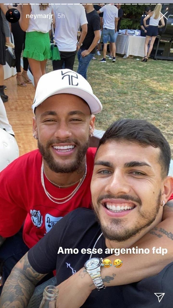 Neymar e Paredes, jogadores do Paris Saint-Germain