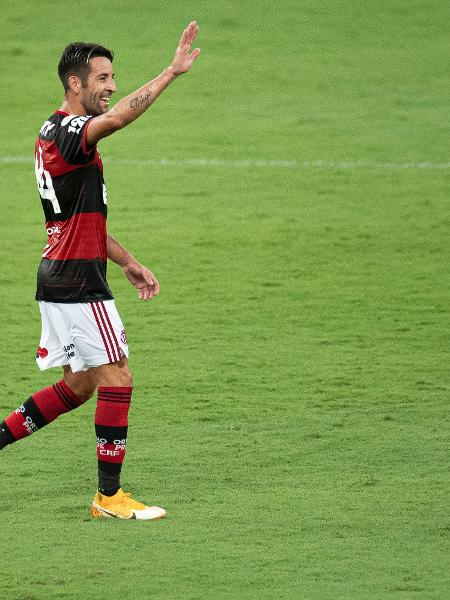 Isla comemora seu gol pelo Flamengo em jogo contra o Bahia, no Brasileirão - Jorge Rodrigues/AGIF