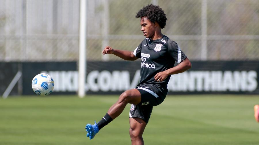 Willian, atacante do Corinthians, durante treino no CT Joaquim Grava - Rodrigo Coca/Agência Corinthians