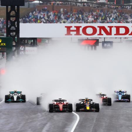 Largada do GP do Japão, que foi interrompido na segunda volta por falta de condições de segurança - Mark Thompson/Getty Images