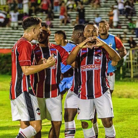 Júnior Mandacaru comemora gol do River-PI - Pedro Filho / River AC