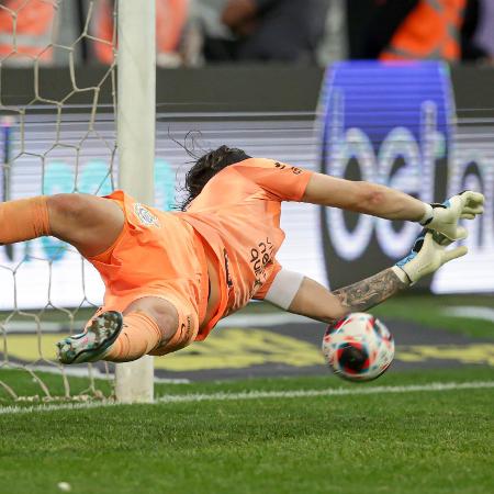 Cássio alcança marca de segundo maior pegador de pênaltis do Corinthians;  São Paulo é maior vítima