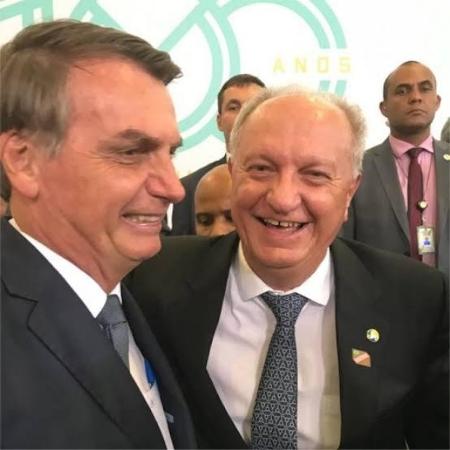 Jair Bolsonaro, ex-presidente do Brasil, e Arialdo Boscolo, presidente da Fenaclubes